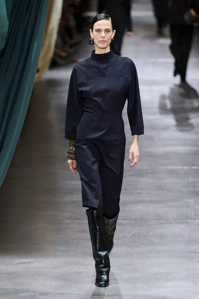 Look 4